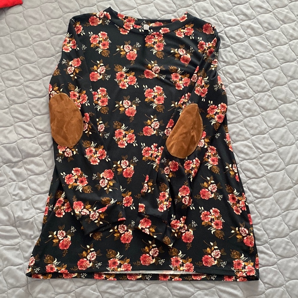 Long sleeve floral top